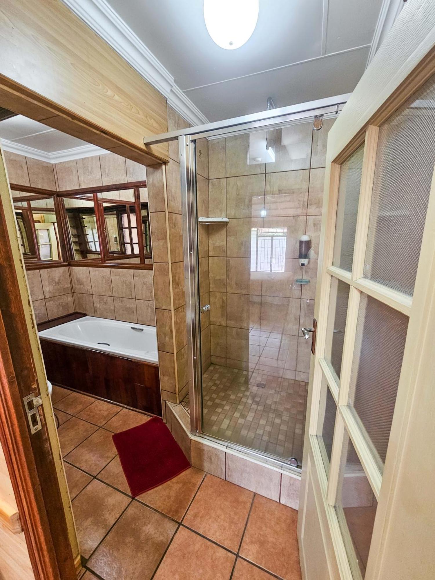 Tudor Lodge Guest House Johannesburg Exterior photo