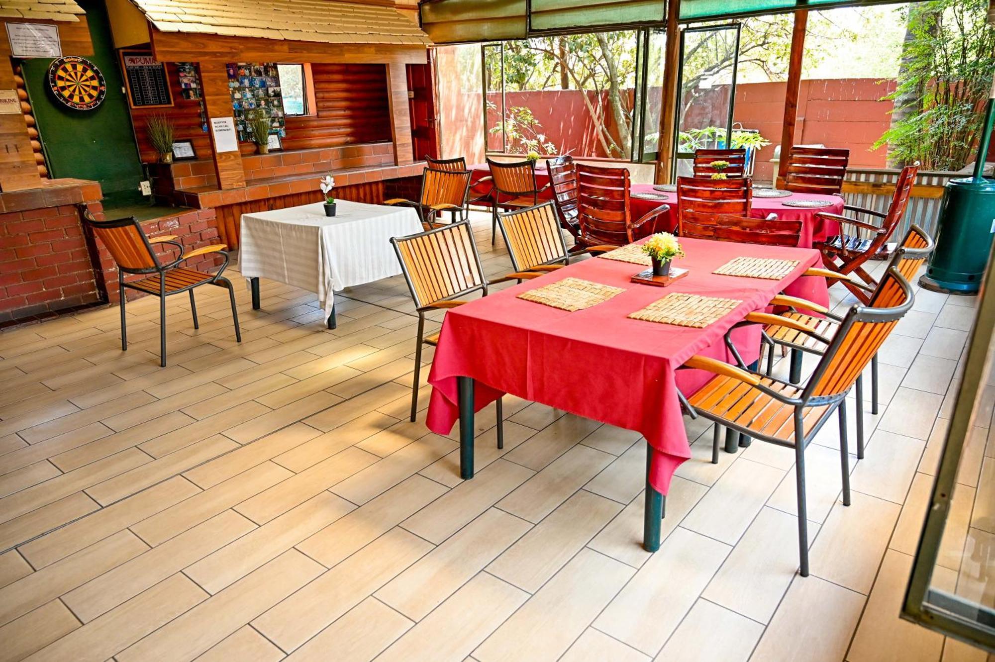 Tudor Lodge Guest House Johannesburg Exterior photo