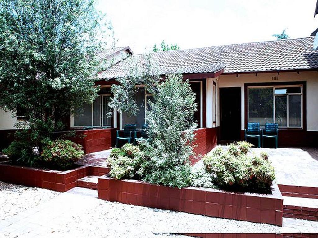Tudor Lodge Guest House Johannesburg Exterior photo